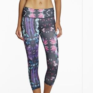 Fabletics Salar Capri in pink lava L